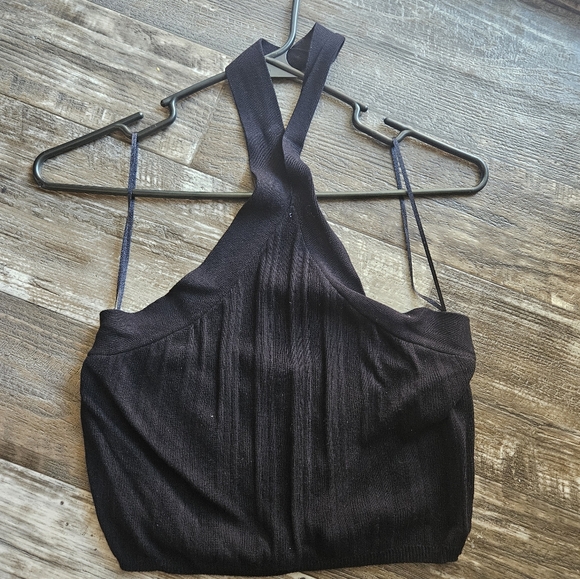 Elegant Black Halter Crop Top - Picture 1 of 3